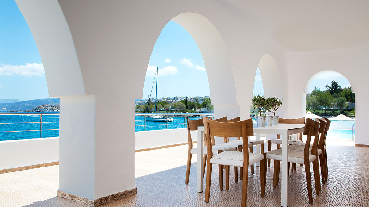 Three Bedroom waterfront Villa private pool (6 pax)